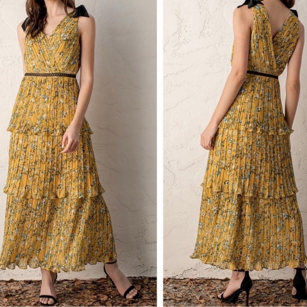 Lulu’s Such Sophistication Yellow Floral Print Pleated Maxi Dress